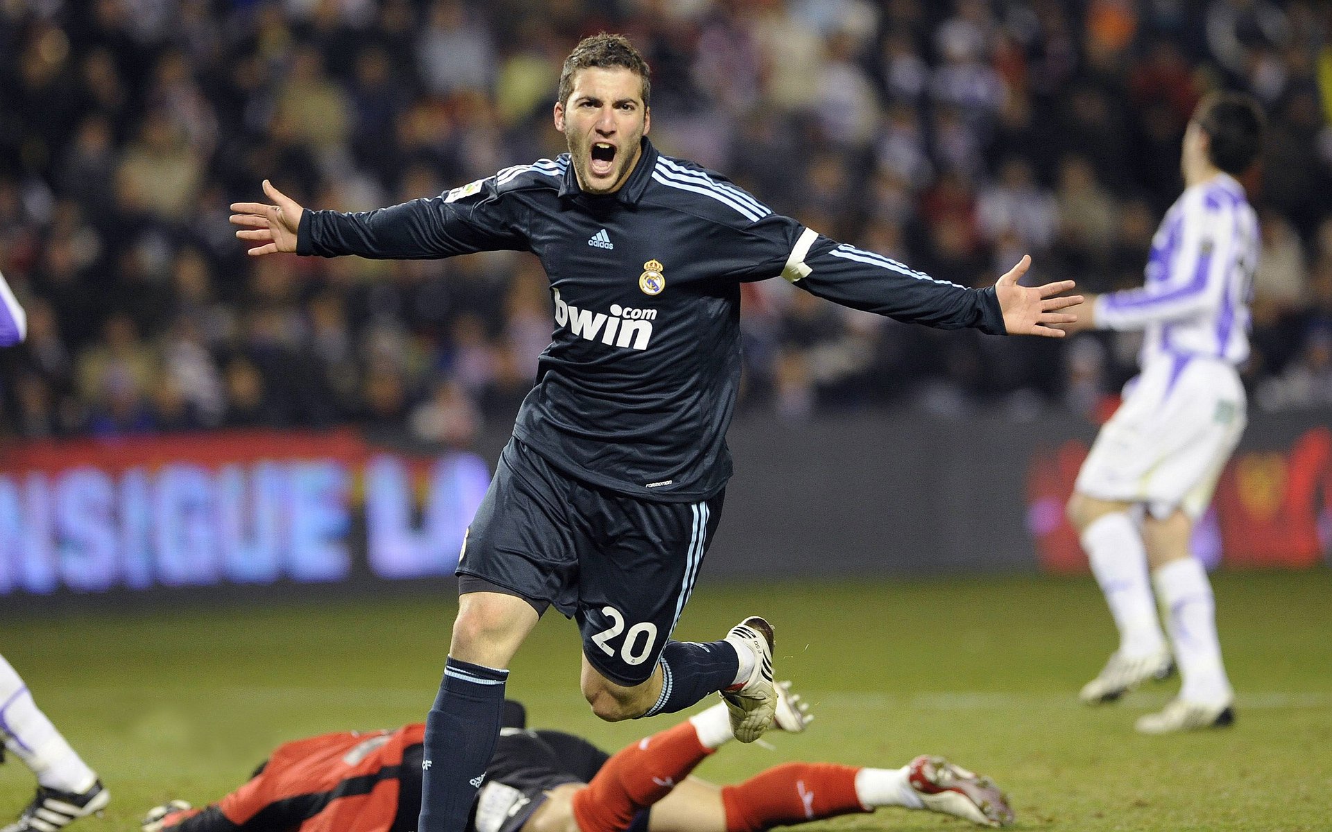 九游官网-意甲逆转，教练强调团队合作，意甲队伍